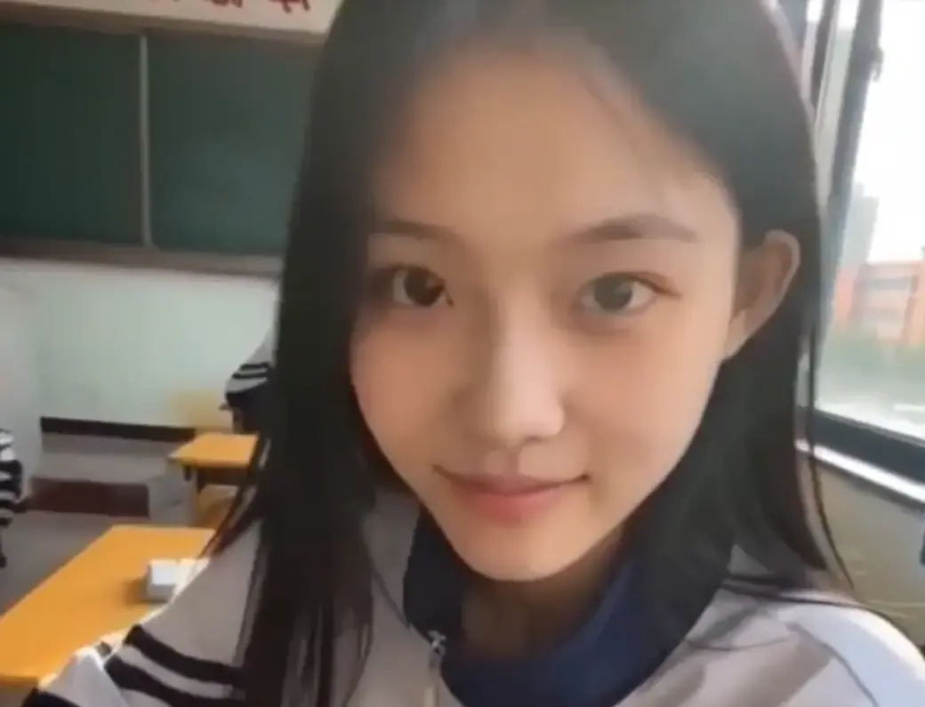 《我的十八岁女友》无删减版在线播放 高甜治愈4K蓝光画质 - 我的十八岁女友全集免费观看极速加载 追完又想谈恋爱 - 结局太甜星空影院独家热播推荐